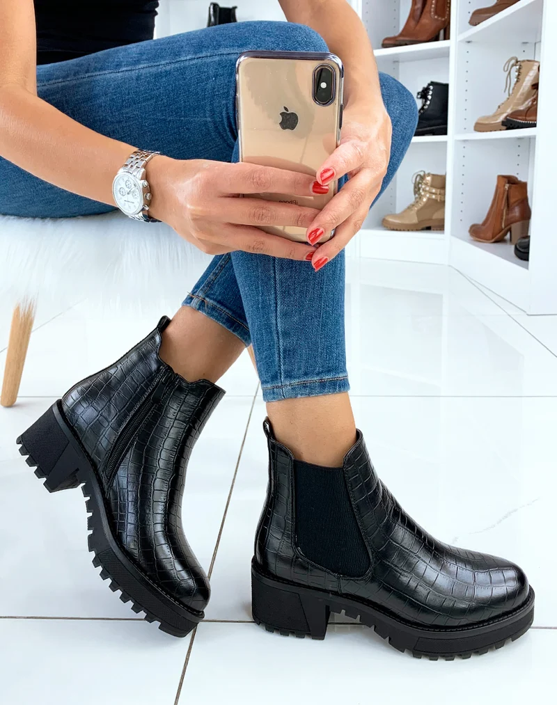 Bottines basses noires à talon mi-haut effet croco