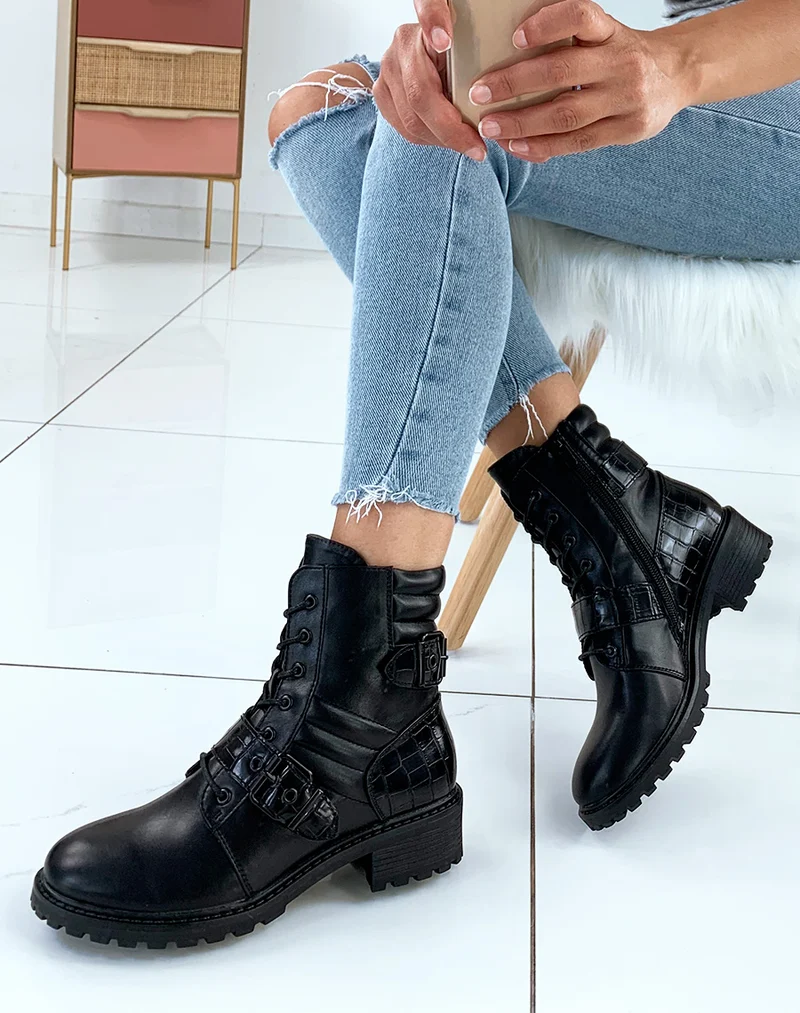 Bottines noires matelassé avec lanières effet croco