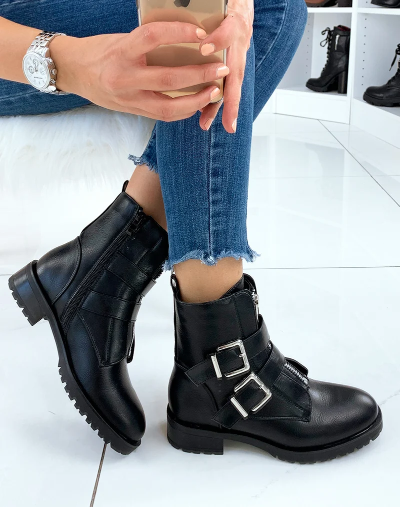 Boots noirs à talon à multiple sangles