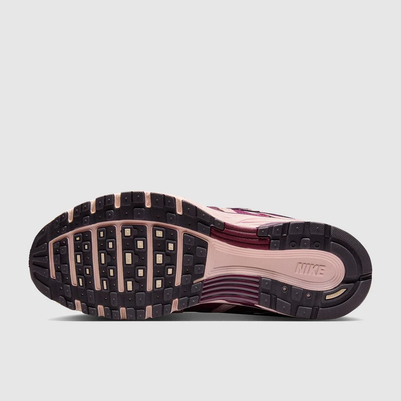 Nike Sportswear P-6000 pour Femme