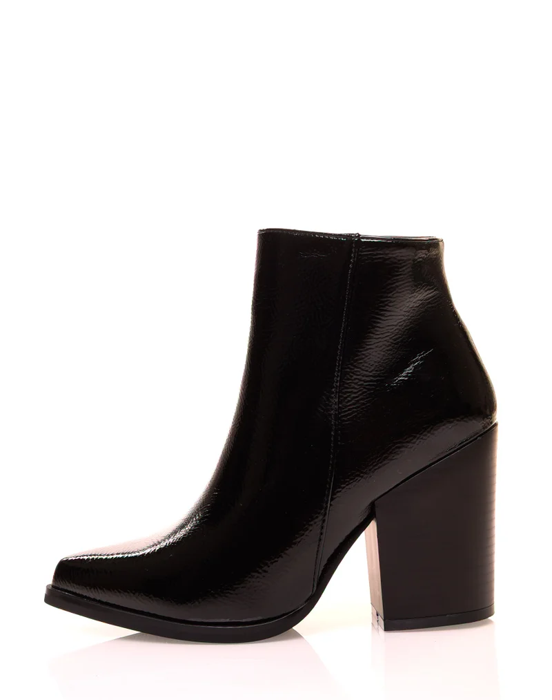 Bottines noires vernies à talons carrés