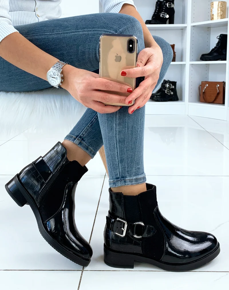 Bottines noires vernies à boucle et lanières