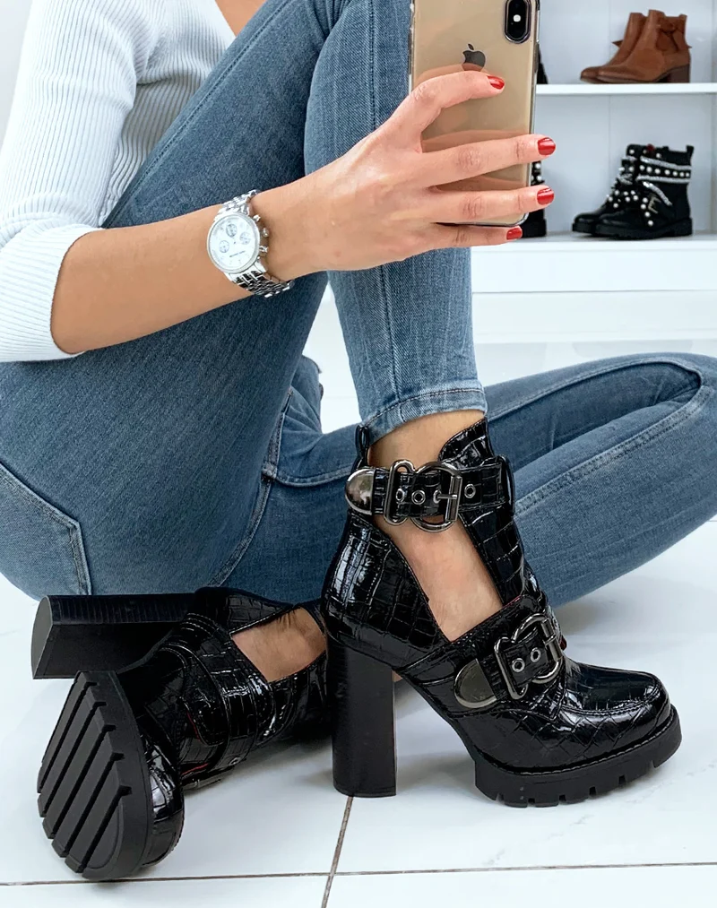 Bottines noires croco vernies à sangles