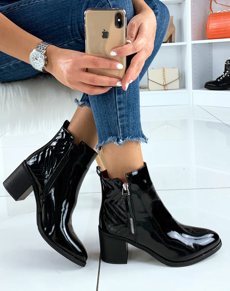 Bottines basses vernies noires à talons mi-haut