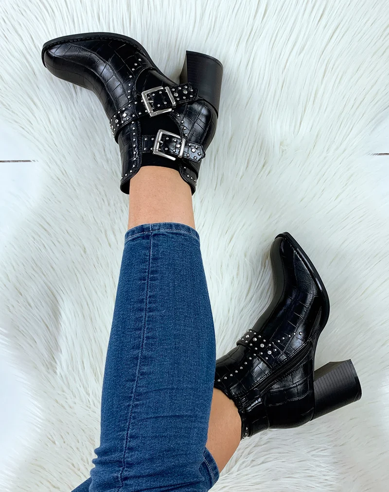Bottines à talon effet croco noir à bout carré