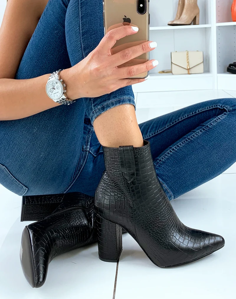 Bottines à talon effet croco noir à bout pointu
