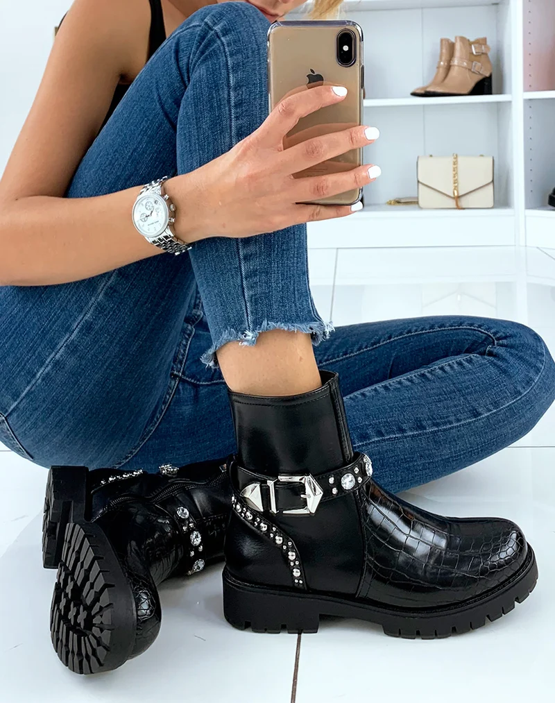 Bottines noires bi-matières ornées de clous
