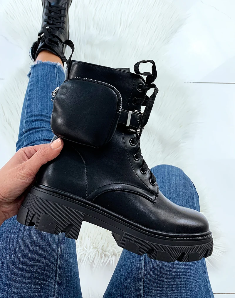 Bottines hautes noires semelle crantée à pochette