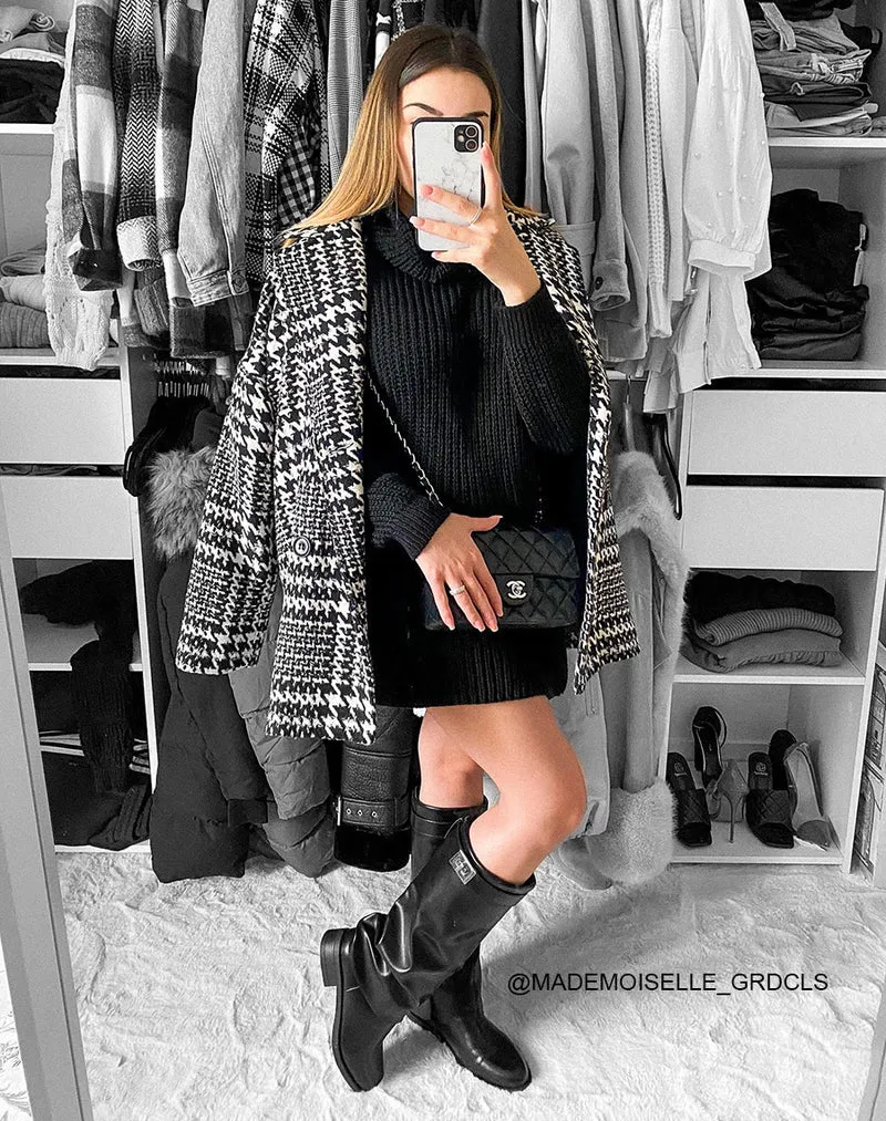 Bottes noires retroussées