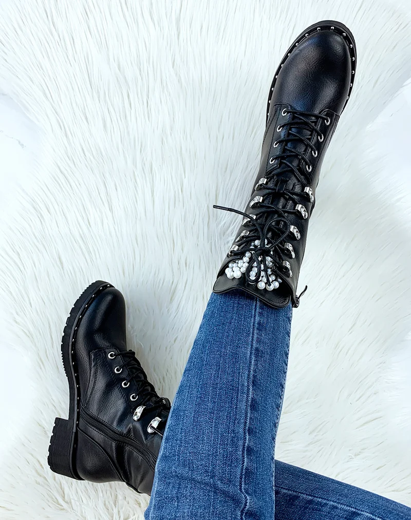 Bottes noires à perles