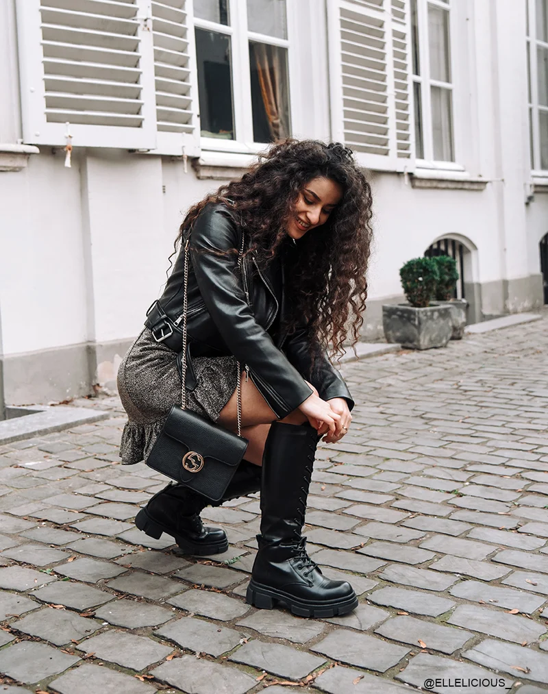 Bottes noires hautes à lacets