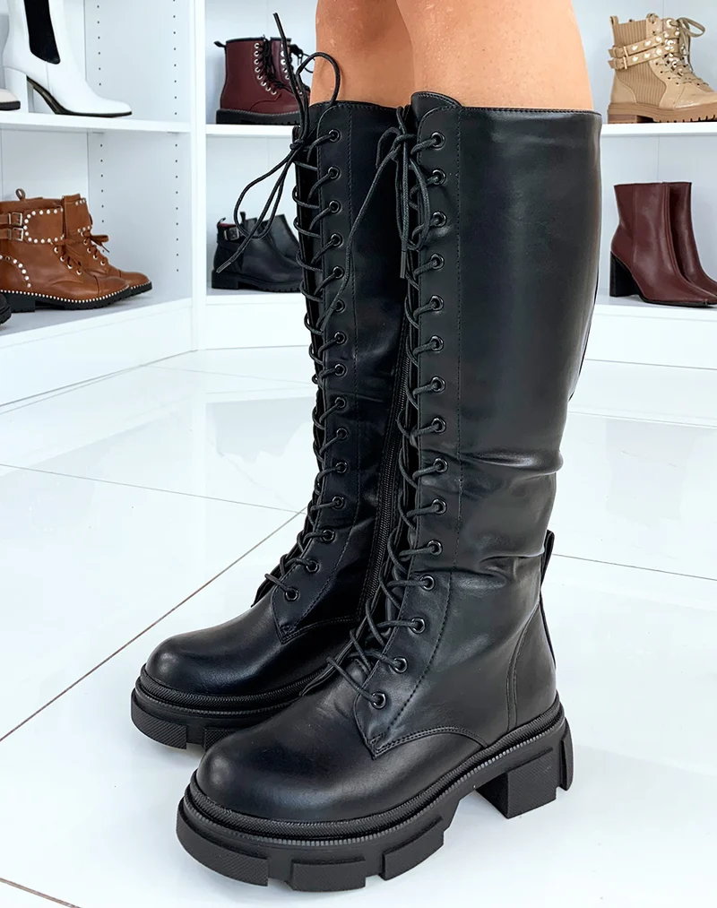 Bottes noires hautes à lacets