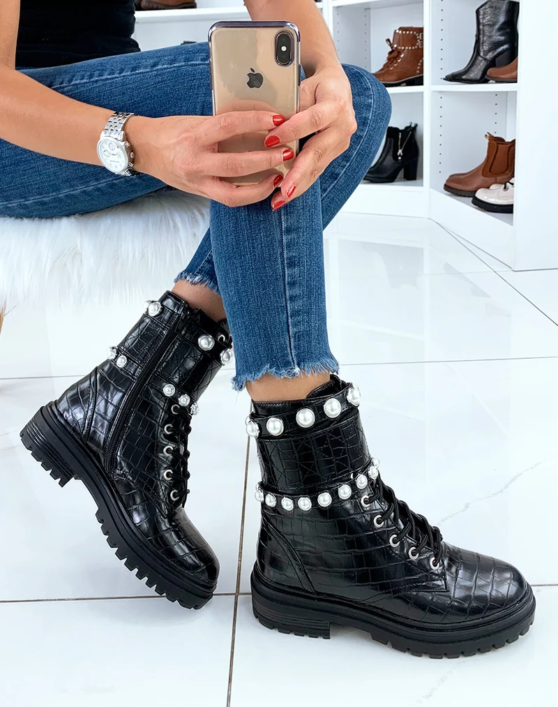 Bottines montantes noires croco à perles