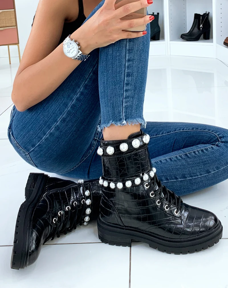 Bottines montantes noires croco à perles
