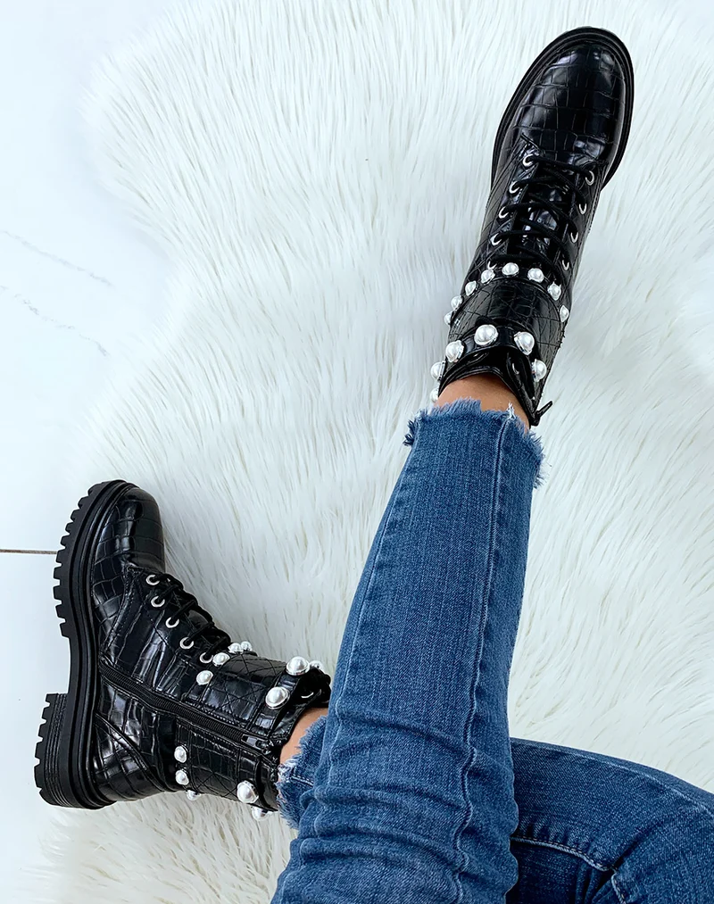 Bottines montantes noires croco à perles