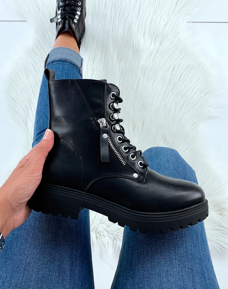 Bottines montantes en similicuir noires à détails lacets et fermetures