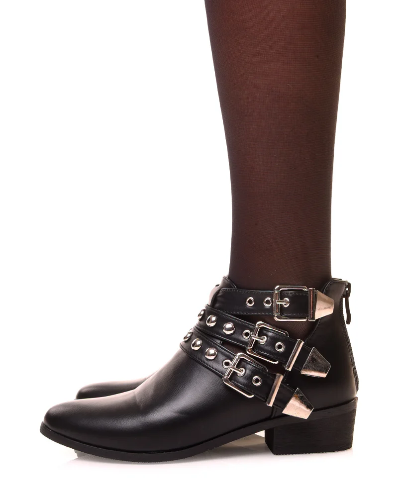 Bottines noires plates différentes lanières cloutés