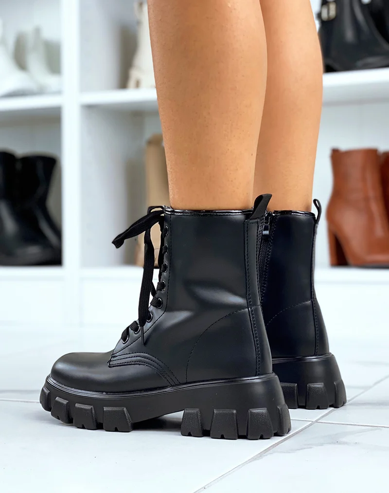 Bottines hautes noires style ranger