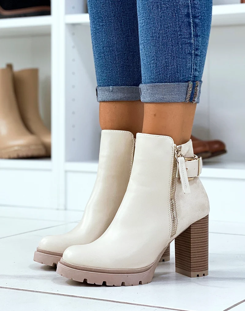 Bottines beiges bi-matières à talons crantés avec sangle