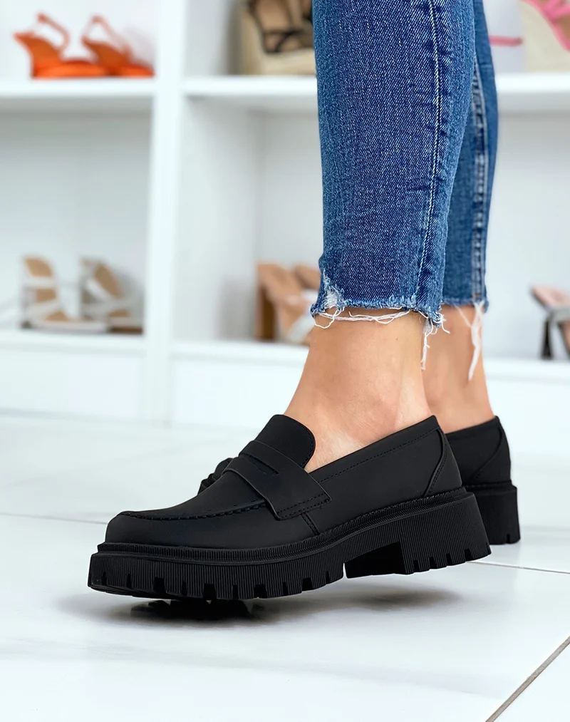 Mocassins noirs mattes
