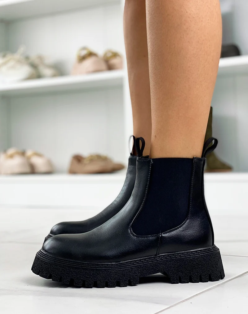 Bottines noires à élastique et semelle épaisse