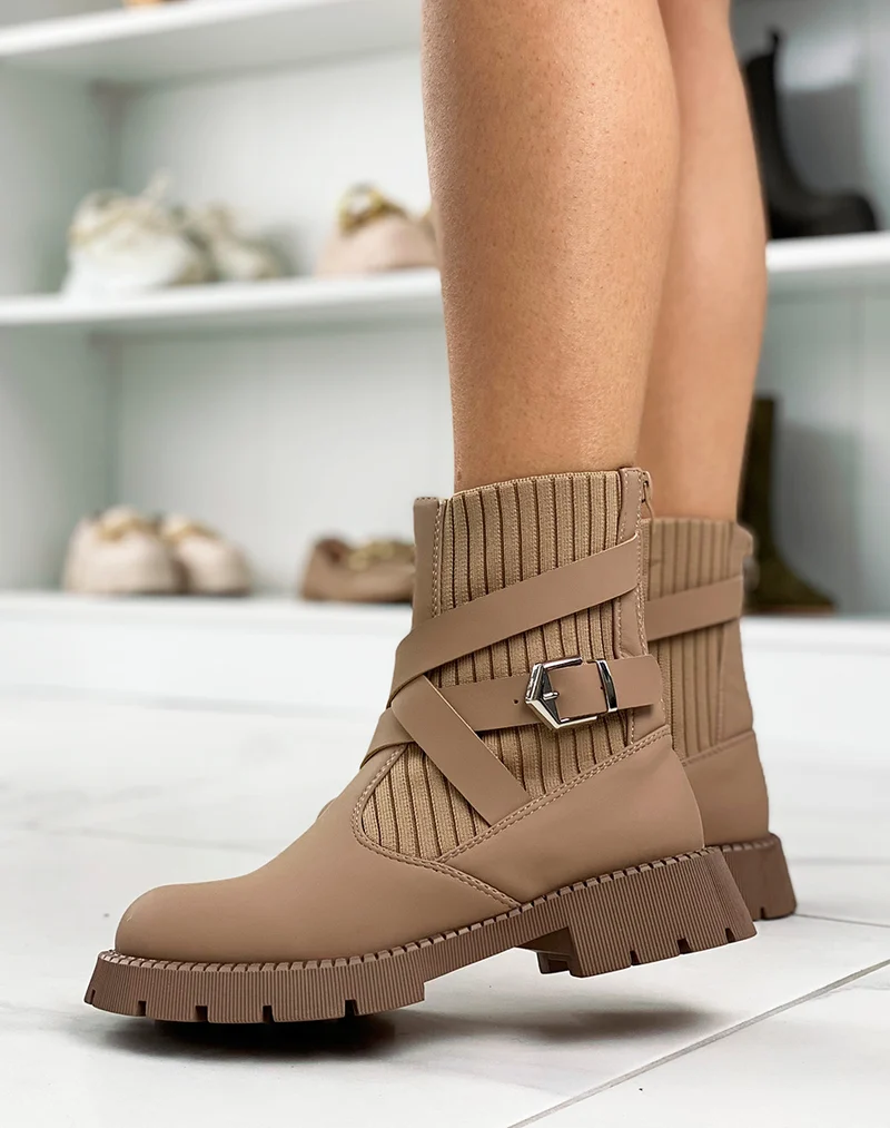 Bottines effet chaussettes à lanières entrecroisées marrons