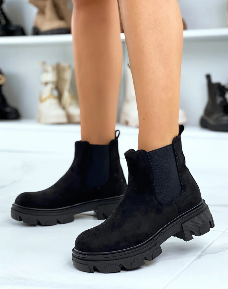 Chelsea boots noires en suédine à semelle crantée