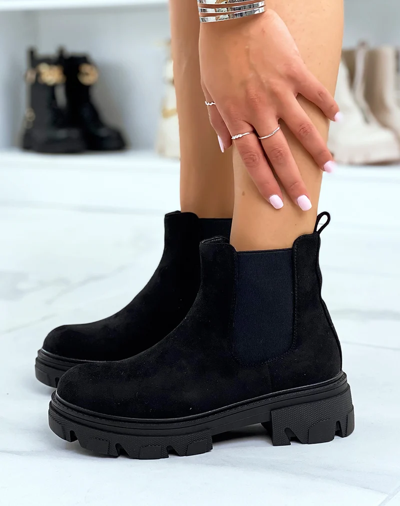 Chelsea boots noires en suédine à semelle crantée