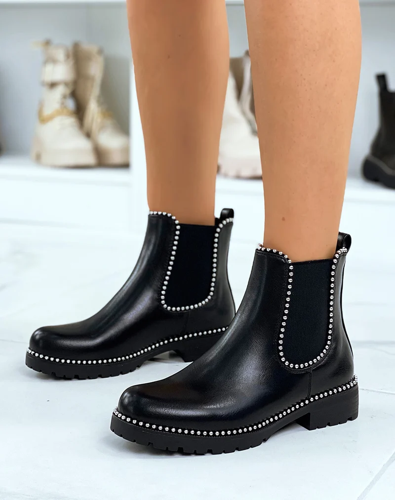 Chelsea boots noires grainées à détails perles