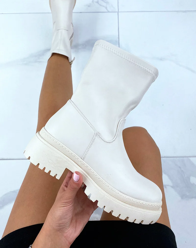 Bottines beiges effet chaussette en similicuir
