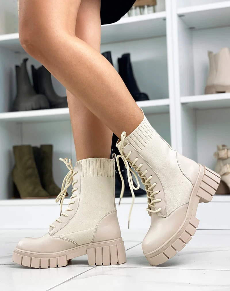 Bottines beiges montantes effet chaussette à semelle talonnée