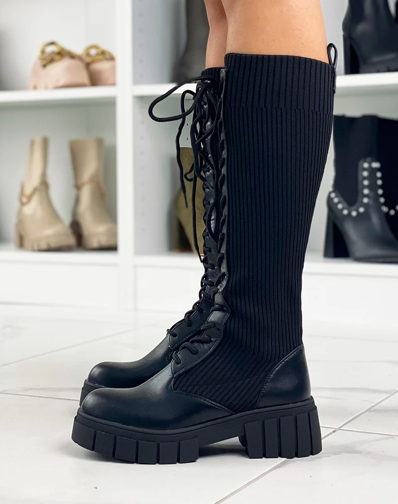 Bottes noires effet chaussette à lacets
