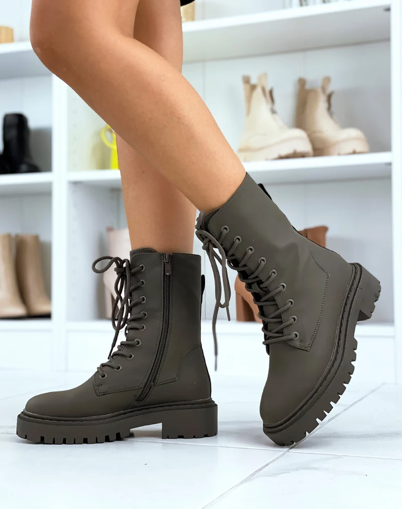 Bottines kaki montantes mattes à lacet et semelle talonnée