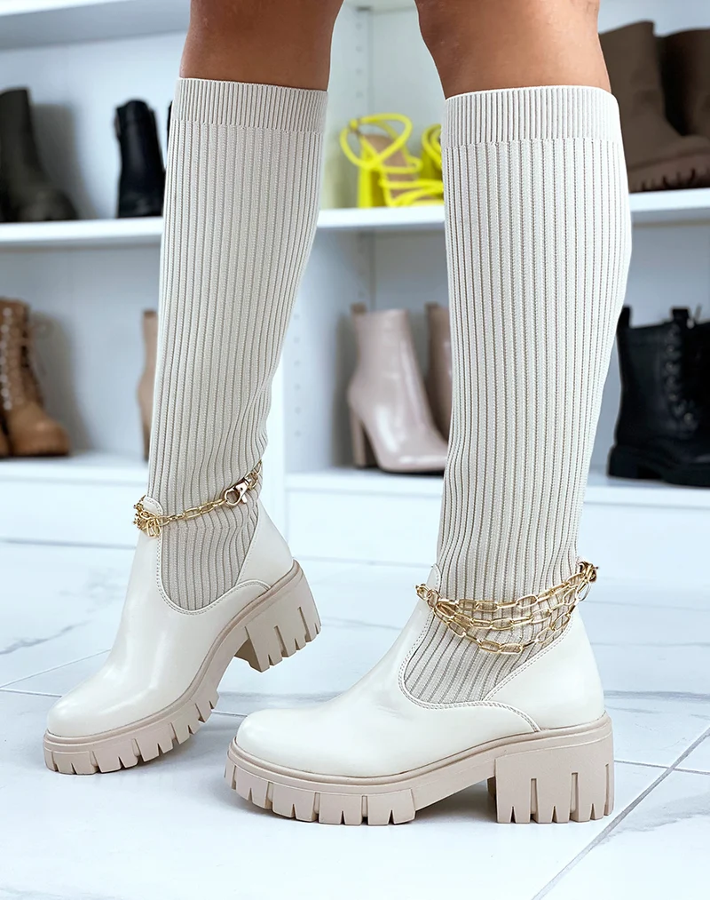 Bottes beiges montantes effet chaussette à fines chaines dorées