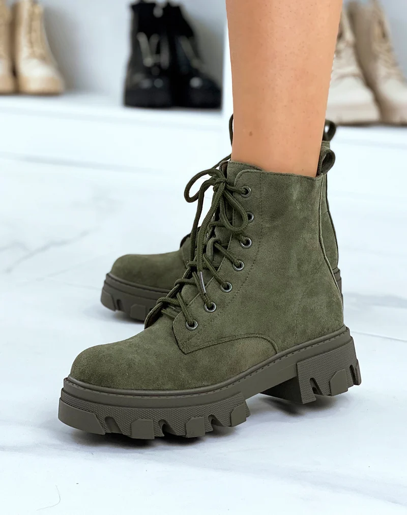 Bottines en suédine kaki lacées à semelle crantée