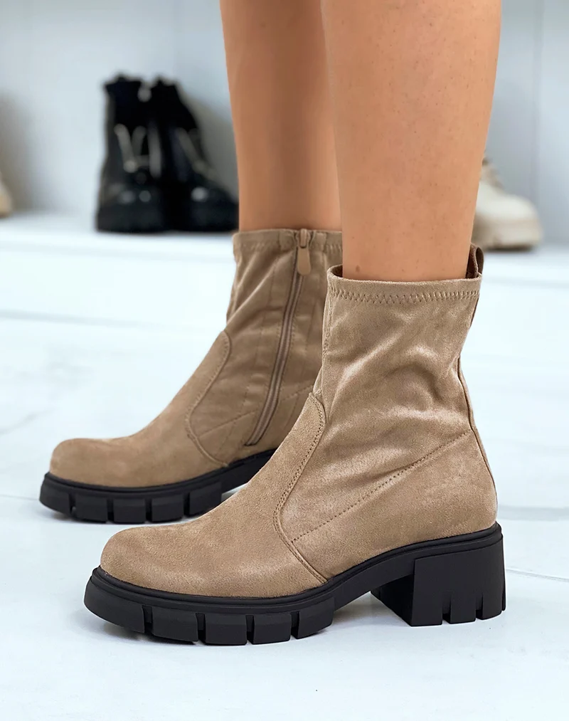 Bottines marron souples en suédine à talon cranté