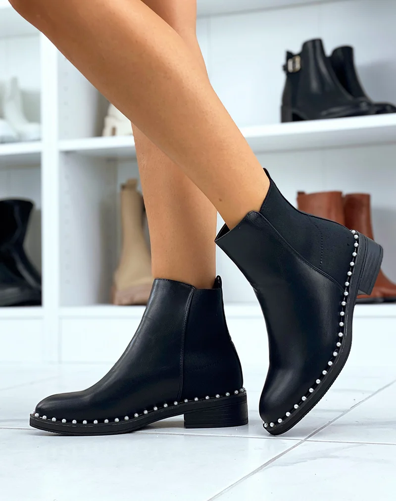 Bottines noires à perles