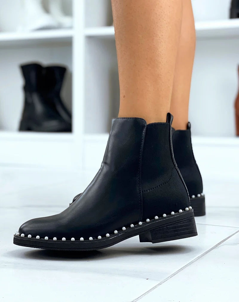 Bottines noires à perles