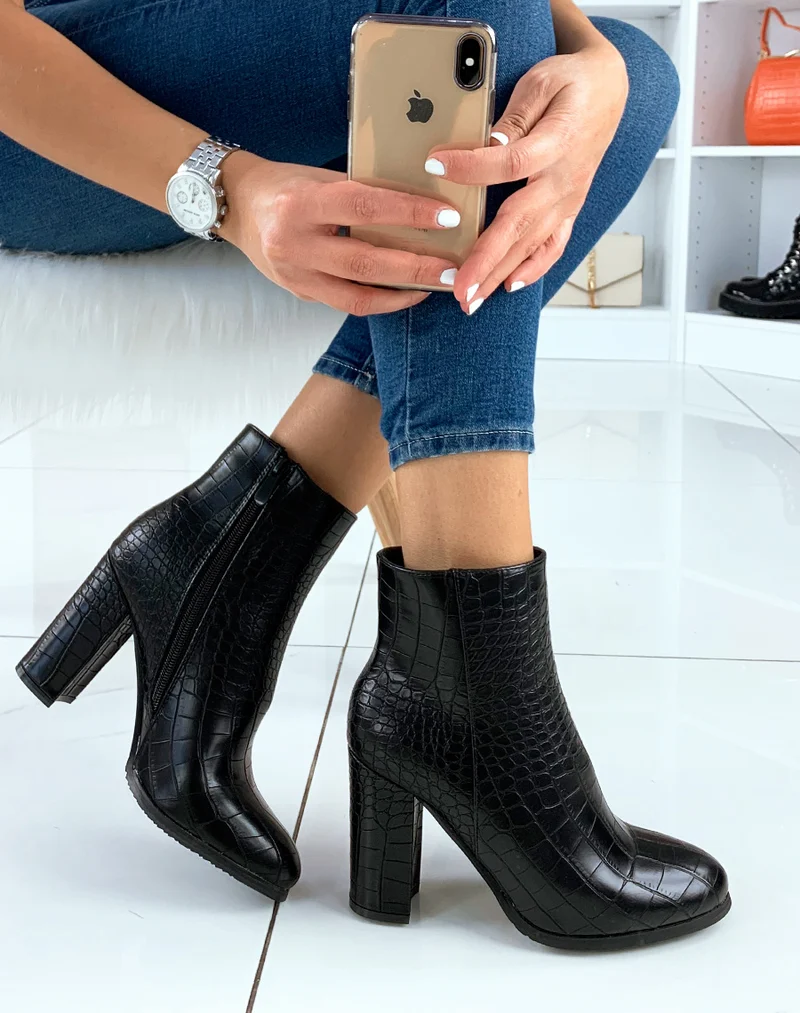 Bottines à talon effet croco noire à bout rond