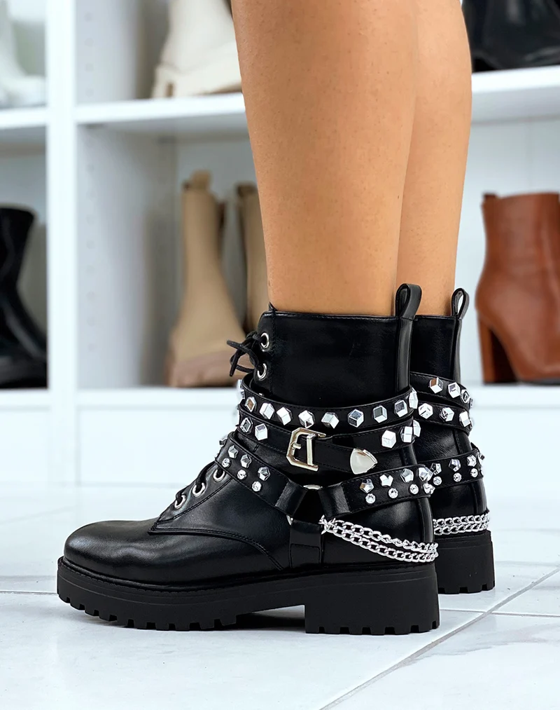 Bottines noires à chaines et clous