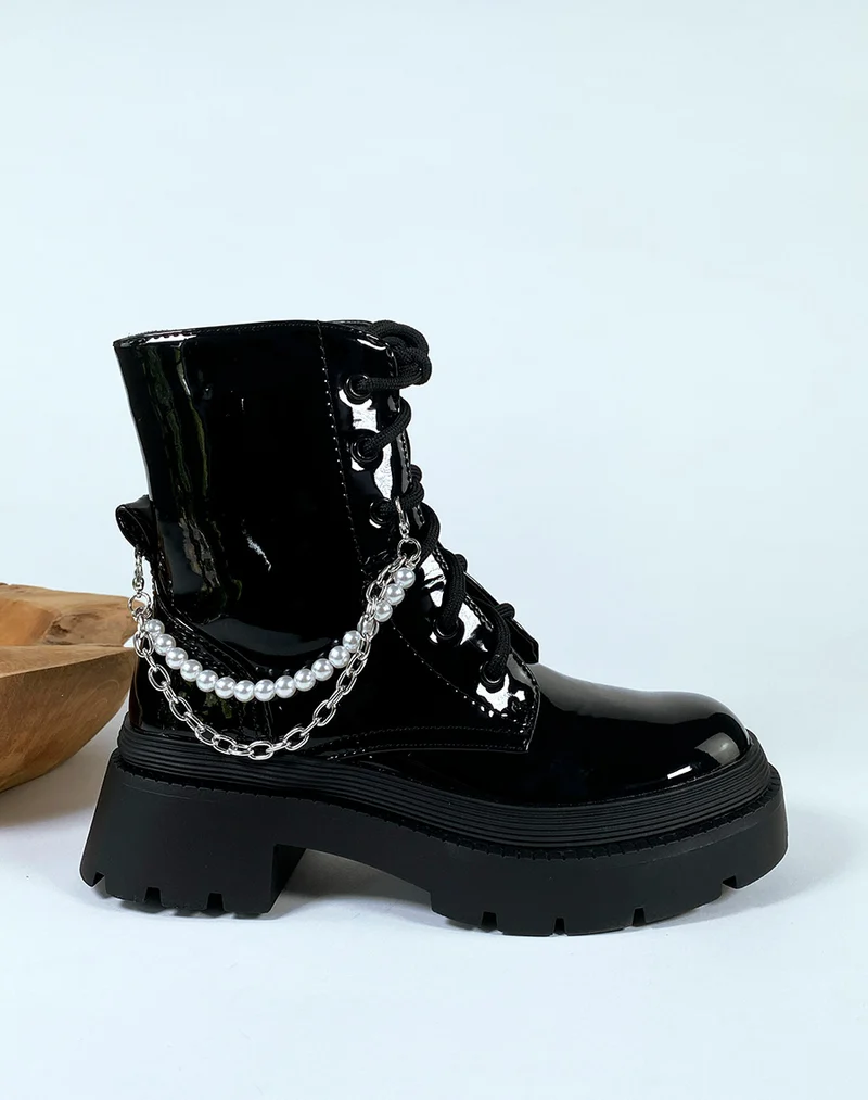 Bottines noires effet miroir à lacet