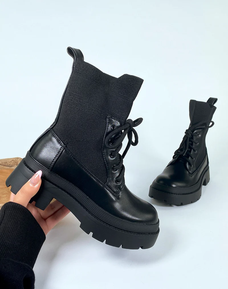 Bottines noires à lacets et élastique