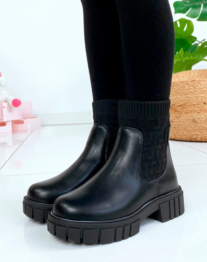 Bottines noires effet chaussette à motifs en relief