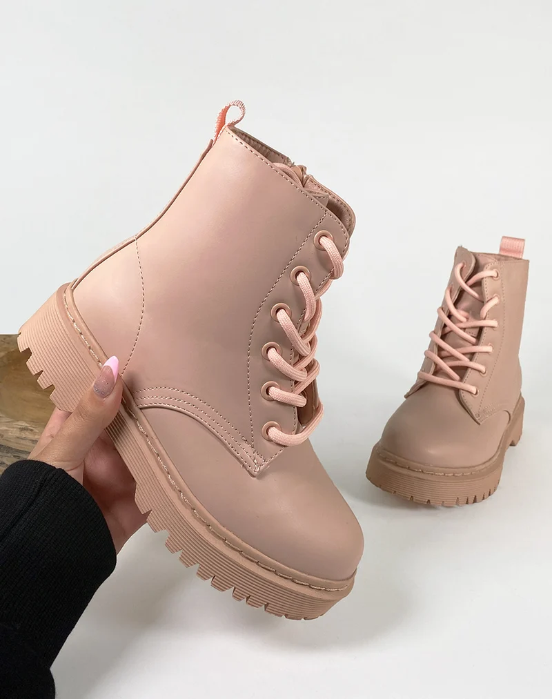 Bottines rose clair à lacets