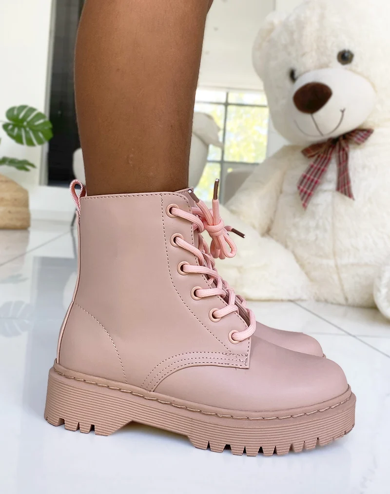 Bottines rose clair à lacets