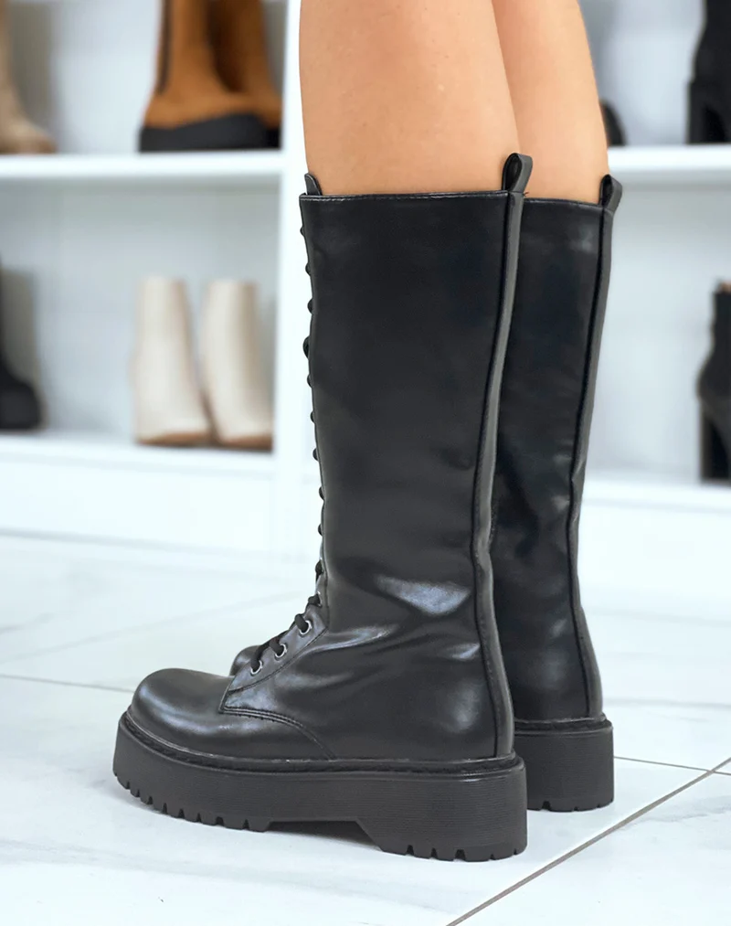 Bottes noires à plateforme épaisse et lacets