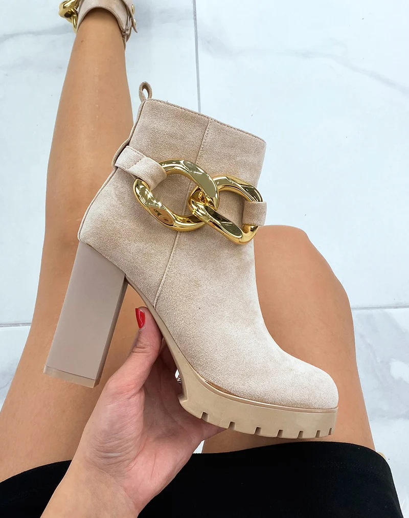 Bottines beiges à talons en suédine