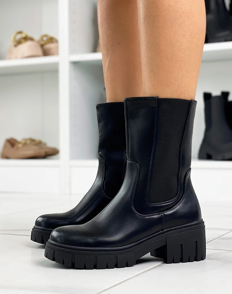 Bottines noires à semelle crantée