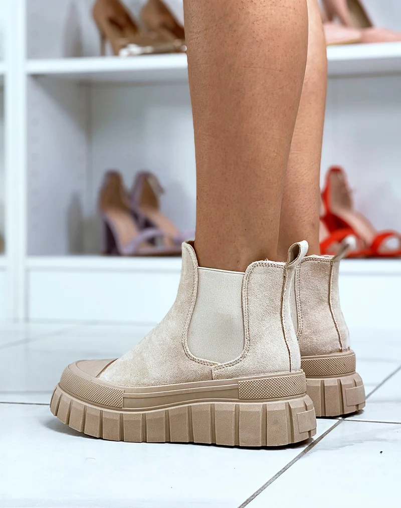 Bottines chelsea beiges en suédine à semelle épaisse