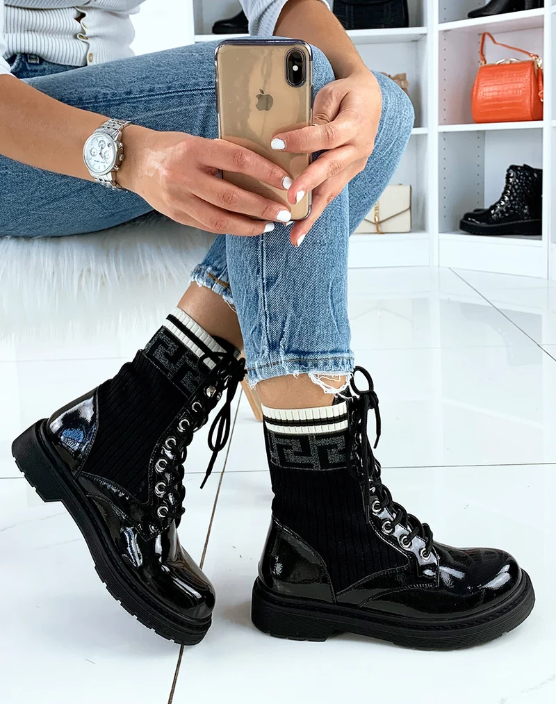 Bottines noires vernies effet chaussettes à imprimés aztèques